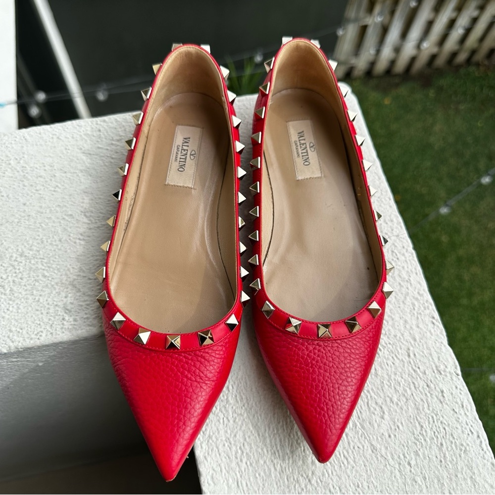 Valentino Women’s Red Leather Rock Stud Pointed Toe Flats Shoes Size 37